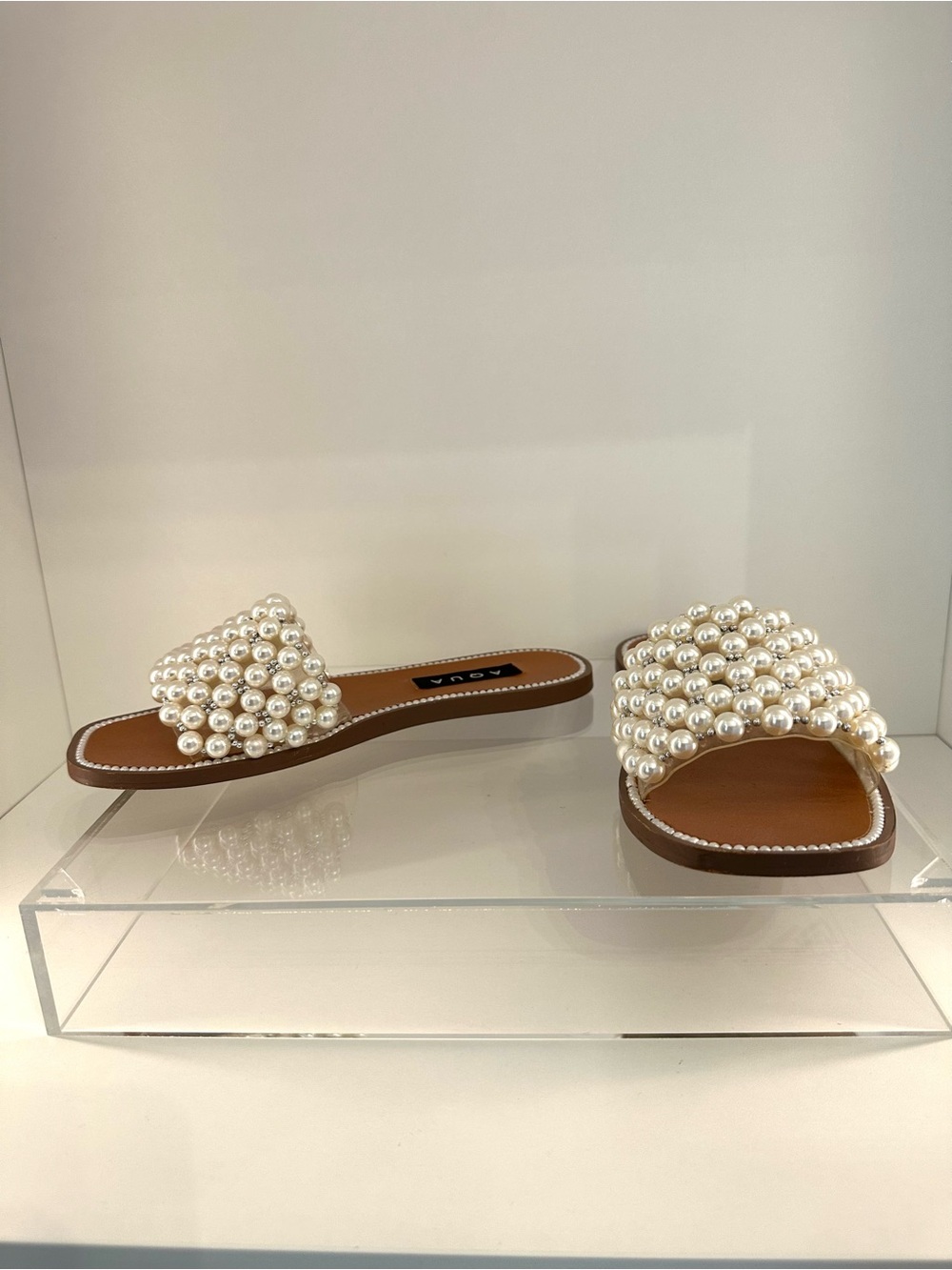 Aqua Women's “Bride” Beaded Flat Slide Sandals. Size 7M - Picture 4 of 6